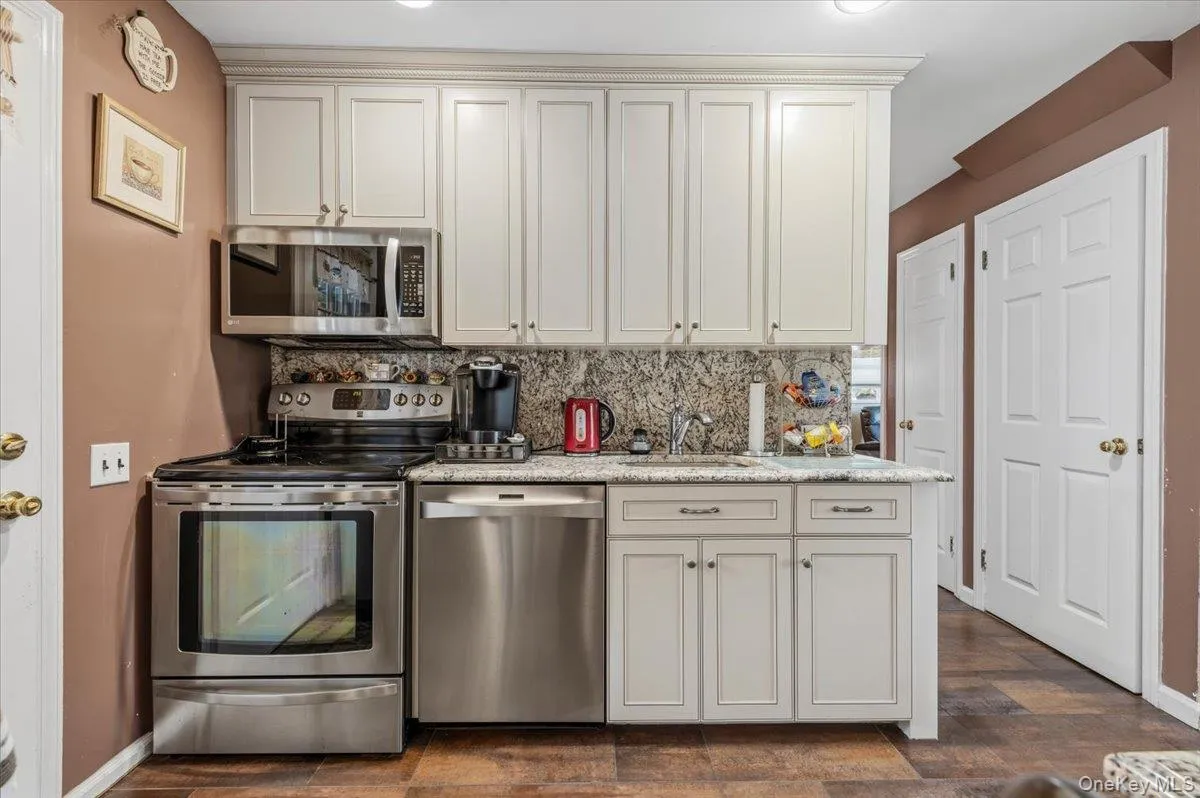 2565 Natta Boulevard, Hempstead, NY, 4 Bedrooms Bedrooms, 8 Rooms Rooms,2 BathroomsBathrooms,Residential,For Rent,Natta,0,1023753 2565 Natta Boulevard, Hempstead, NY, 4 Bedrooms Bedrooms, 8 Rooms Rooms,2 BathroomsBathrooms,Residential,For Rent,Natta,0,1023753