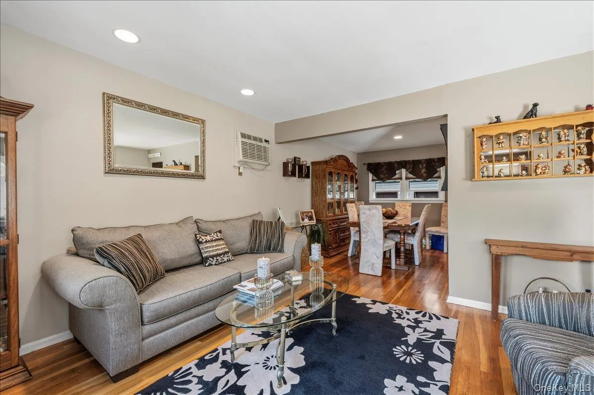 2565 Natta Boulevard, Hempstead, NY, 4 Bedrooms Bedrooms, 8 Rooms Rooms,2 BathroomsBathrooms,Residential,For Rent,Natta,0,1023753 2565 Natta Boulevard, Hempstead, NY, 4 Bedrooms Bedrooms, 8 Rooms Rooms,2 BathroomsBathrooms,Residential,For Rent,Natta,0,1023753