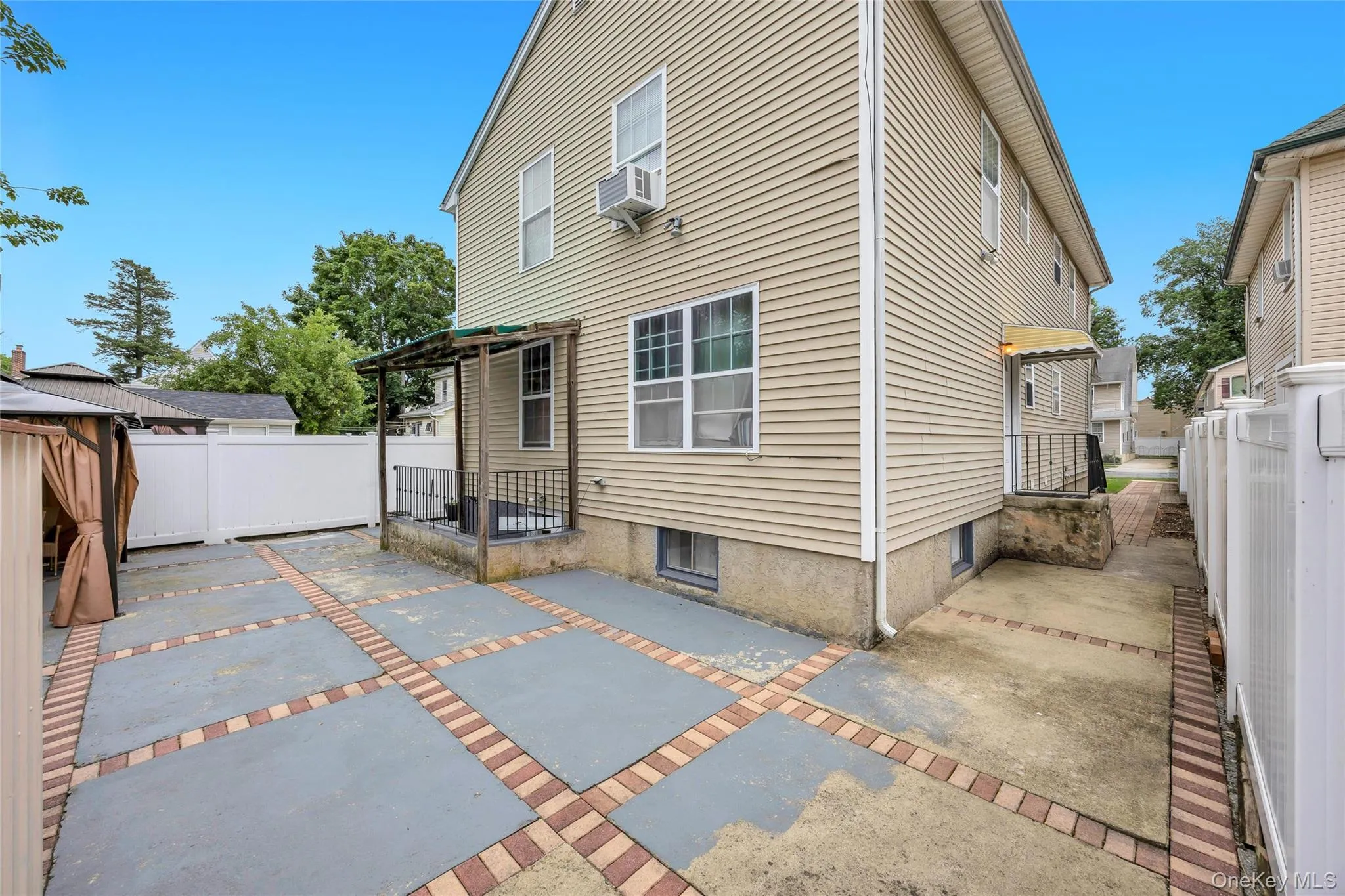99 Ormond Street, Hempstead, NY, 5 Bedrooms Bedrooms, 10 Rooms Rooms,3 BathroomsBathrooms,Residential,For Rent,Ormond,0,1023754 99 Ormond Street, Hempstead, NY, 5 Bedrooms Bedrooms, 10 Rooms Rooms,3 BathroomsBathrooms,Residential,For Rent,Ormond,0,1023754