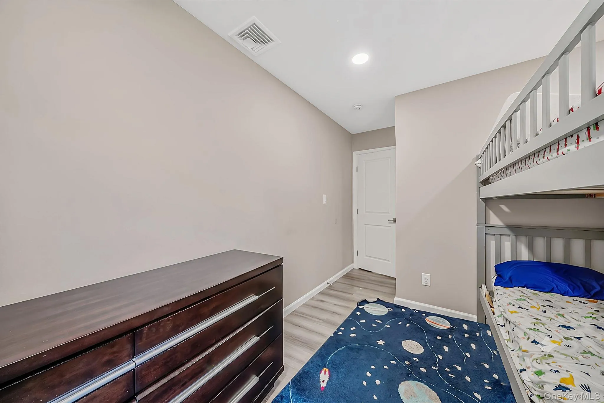 28 High Street, Oyster Bay, NY, 3 Bedrooms Bedrooms, 7 Rooms Rooms,2 BathroomsBathrooms,Residential,For Rent,High,0,1023778 28 High Street, Oyster Bay, NY, 3 Bedrooms Bedrooms, 7 Rooms Rooms,2 BathroomsBathrooms,Residential,For Rent,High,0,1023778
