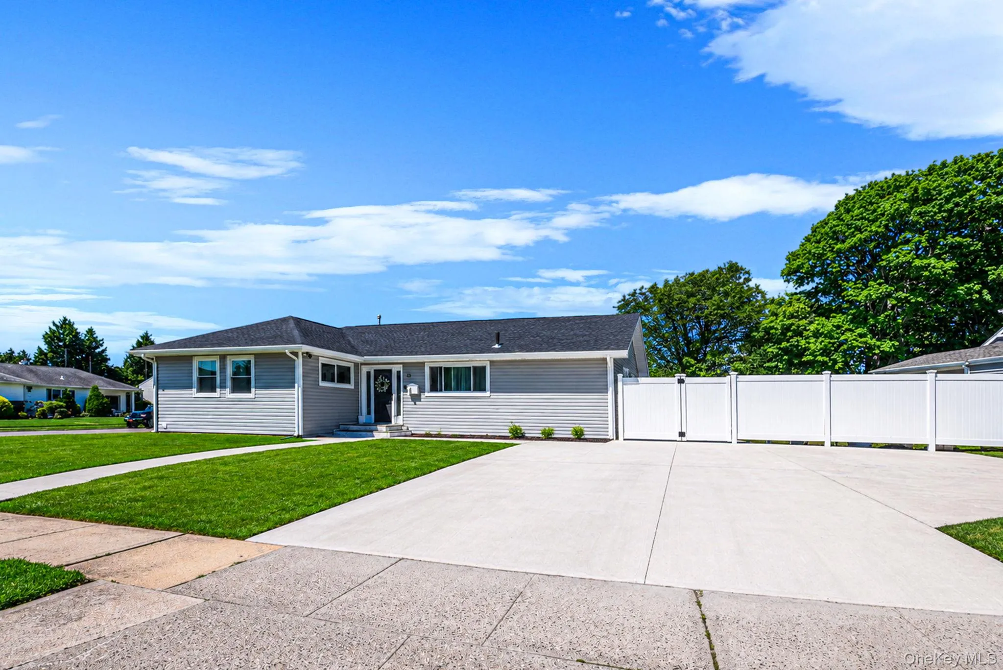 28 High Street, Oyster Bay, NY, 3 Bedrooms Bedrooms, 7 Rooms Rooms,2 BathroomsBathrooms,Residential,For Rent,High,0,1023778 28 High Street, Oyster Bay, NY, 3 Bedrooms Bedrooms, 7 Rooms Rooms,2 BathroomsBathrooms,Residential,For Rent,High,0,1023778