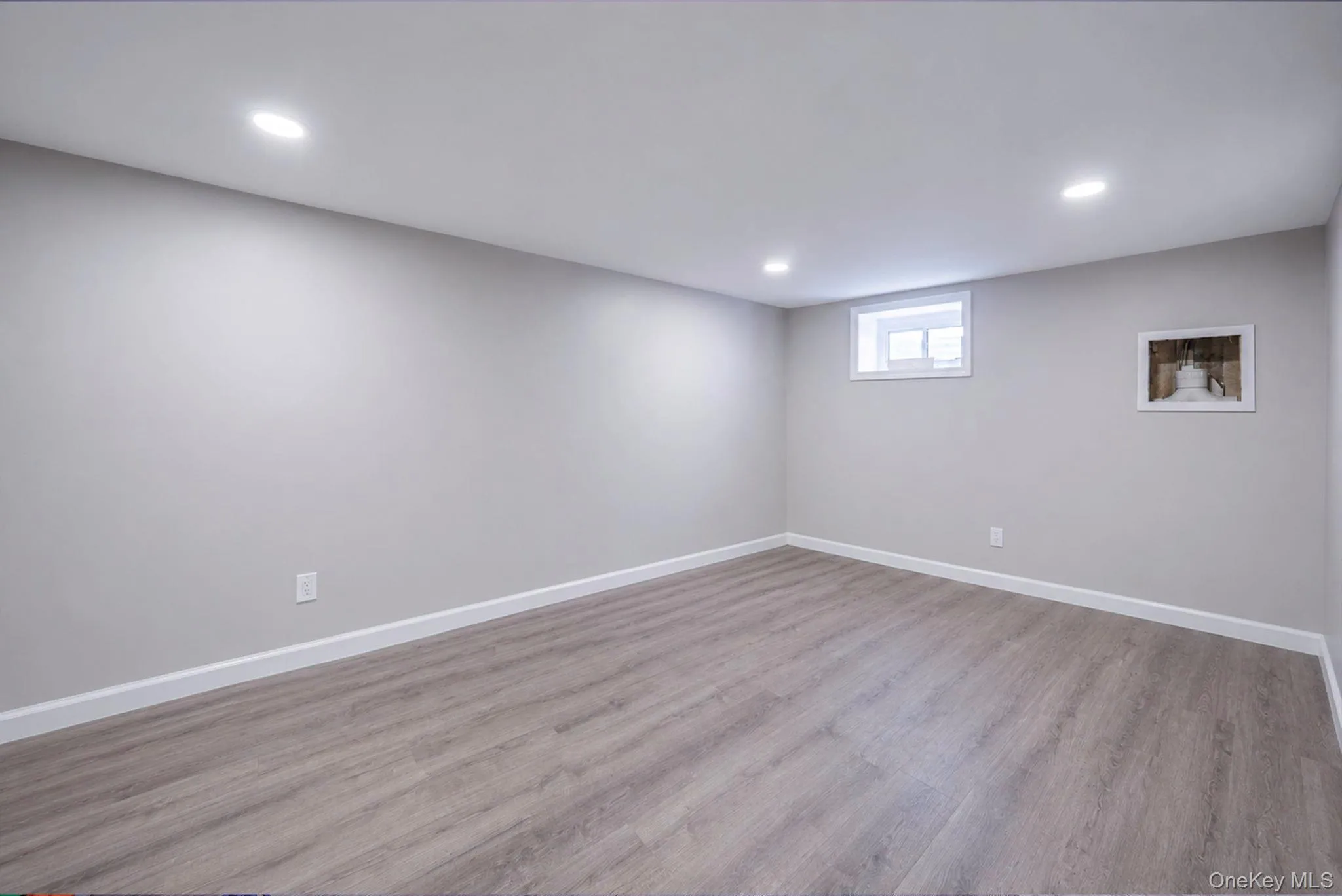 28 High Street, Oyster Bay, NY, 3 Bedrooms Bedrooms, 7 Rooms Rooms,2 BathroomsBathrooms,Residential,For Rent,High,0,1023778 28 High Street, Oyster Bay, NY, 3 Bedrooms Bedrooms, 7 Rooms Rooms,2 BathroomsBathrooms,Residential,For Rent,High,0,1023778