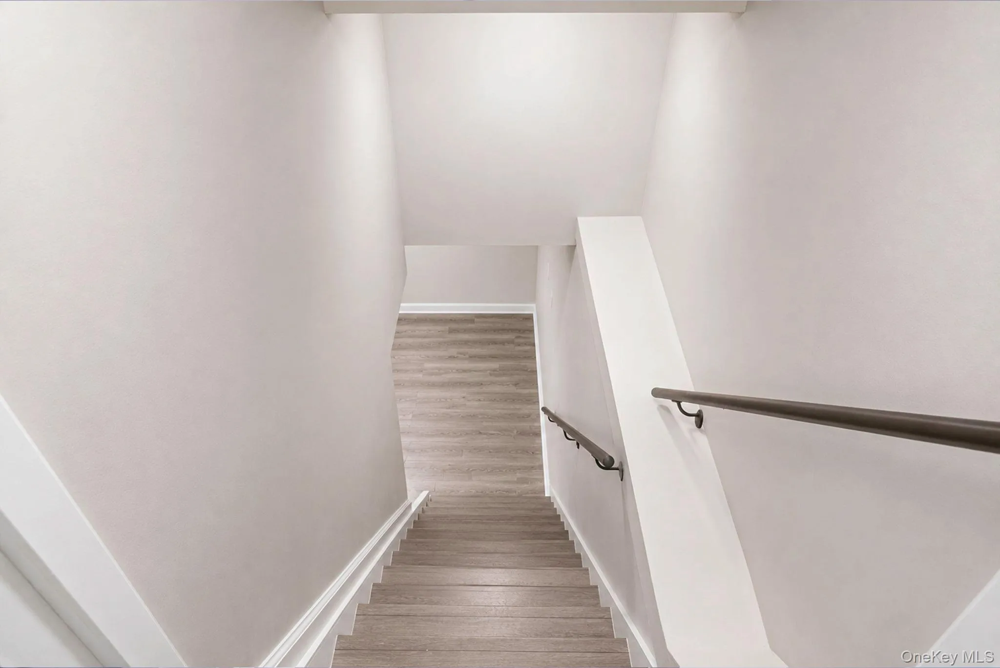 28 High Street, Oyster Bay, NY, 3 Bedrooms Bedrooms, 7 Rooms Rooms,2 BathroomsBathrooms,Residential,For Rent,High,0,1023778 28 High Street, Oyster Bay, NY, 3 Bedrooms Bedrooms, 7 Rooms Rooms,2 BathroomsBathrooms,Residential,For Rent,High,0,1023778