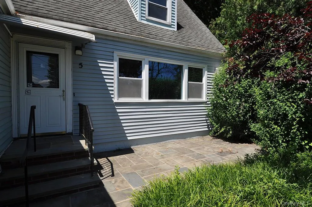 Enjoy the outdoors on the front patio. Enjoy the outdoors on the front patio.