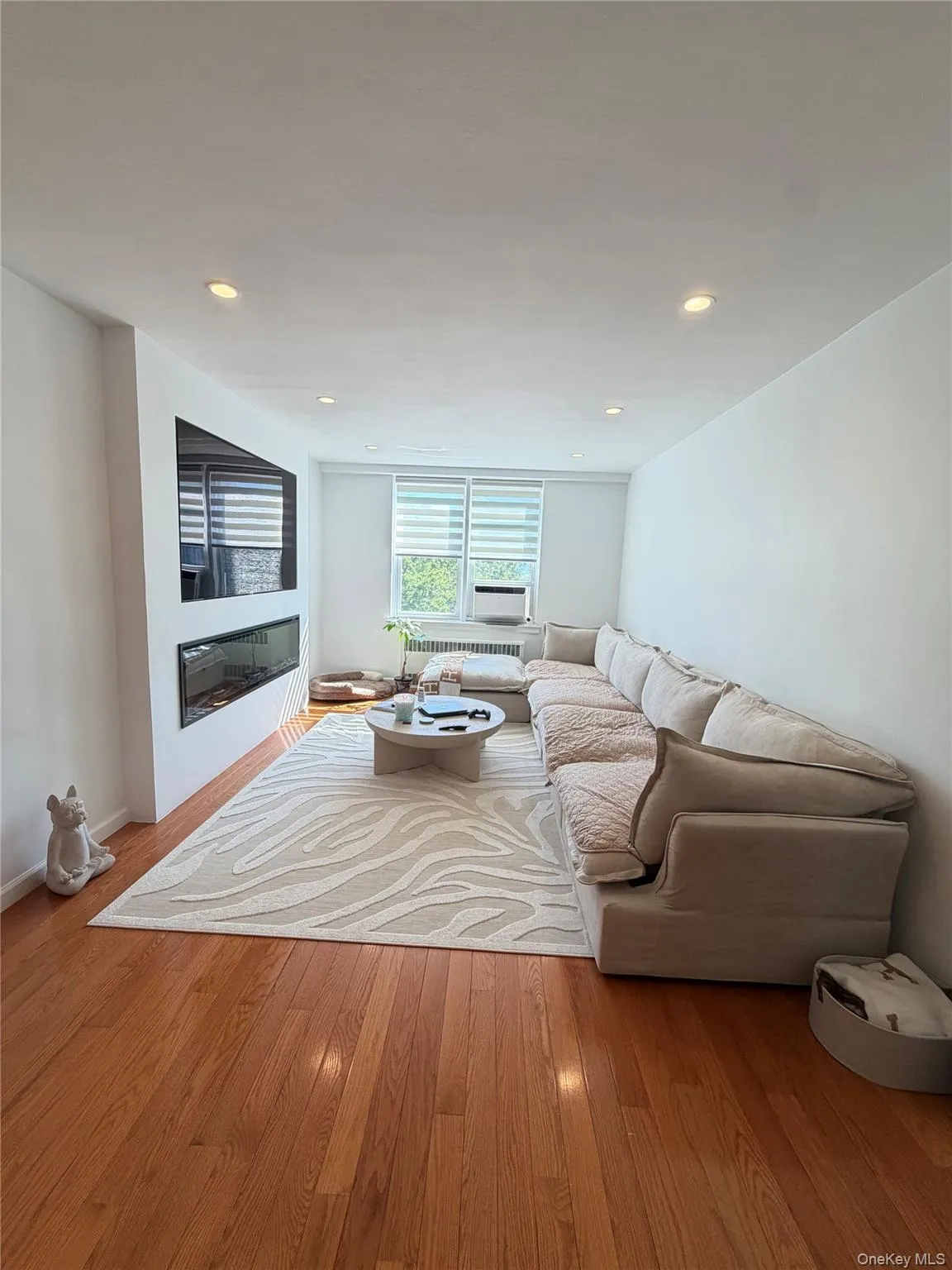 42-45 Kissena Boulevard, New York, NY, 1 Bedroom Bedrooms, 3 Rooms Rooms,1 BathroomBathrooms,Residential,For Rent,Kissena,0,1023782 42-45 Kissena Boulevard, New York, NY, 1 Bedroom Bedrooms, 3 Rooms Rooms,1 BathroomBathrooms,Residential,For Rent,Kissena,0,1023782