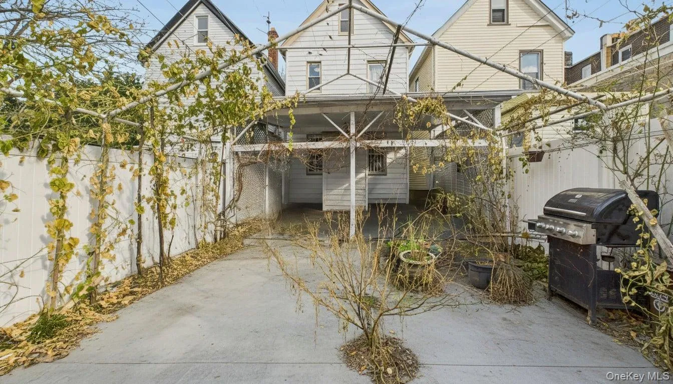 10314 89th Street, New York, NY, 4 Bedrooms Bedrooms, 12 Rooms Rooms,2 BathroomsBathrooms,Residential,For Rent,89th,0,1023784 10314 89th Street, New York, NY, 4 Bedrooms Bedrooms, 12 Rooms Rooms,2 BathroomsBathrooms,Residential,For Rent,89th,0,1023784