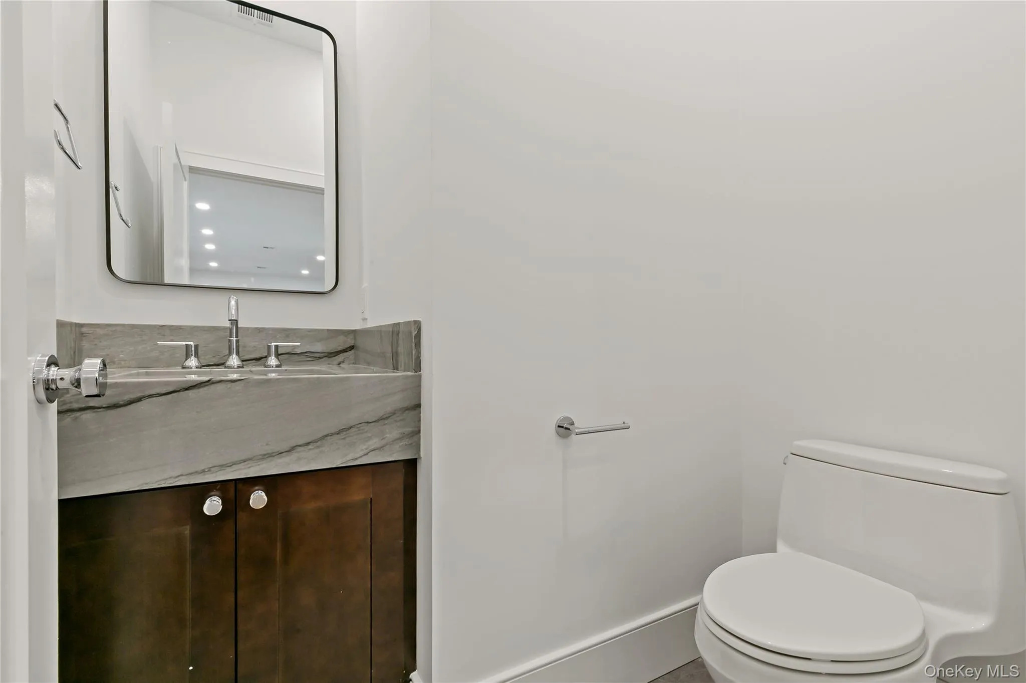 92 Highland Avenue, Ossining, NY, 2 Bedrooms Bedrooms, 5 Rooms Rooms,1 BathroomBathrooms,Residential Lease,For Rent,Highland,0,1023785 92 Highland Avenue, Ossining, NY, 2 Bedrooms Bedrooms, 5 Rooms Rooms,1 BathroomBathrooms,Residential Lease,For Rent,Highland,0,1023785