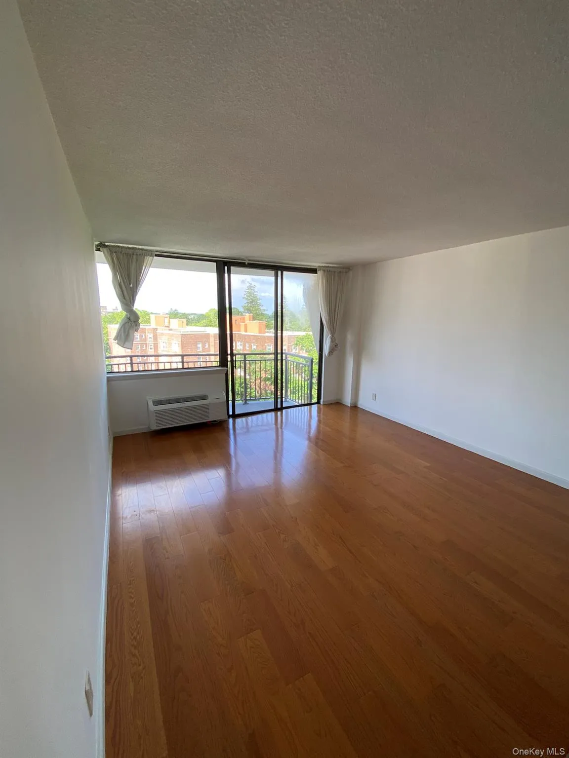 15 Stewart Place, White Plains, NY, 2 Bedrooms Bedrooms, 6 Rooms Rooms,2 BathroomsBathrooms,Residential Lease,For Rent,Stewart,0,1023789 15 Stewart Place, White Plains, NY, 2 Bedrooms Bedrooms, 6 Rooms Rooms,2 BathroomsBathrooms,Residential Lease,For Rent,Stewart,0,1023789