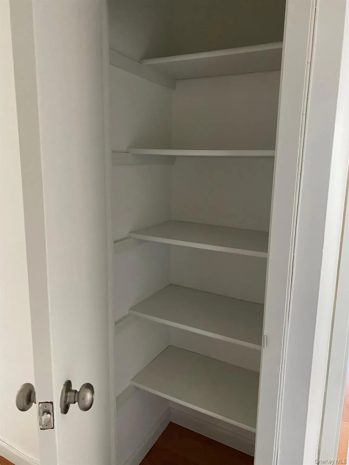 15 Stewart Place, White Plains, NY, 2 Bedrooms Bedrooms, 6 Rooms Rooms,2 BathroomsBathrooms,Residential Lease,For Rent,Stewart,0,1023789 15 Stewart Place, White Plains, NY, 2 Bedrooms Bedrooms, 6 Rooms Rooms,2 BathroomsBathrooms,Residential Lease,For Rent,Stewart,0,1023789