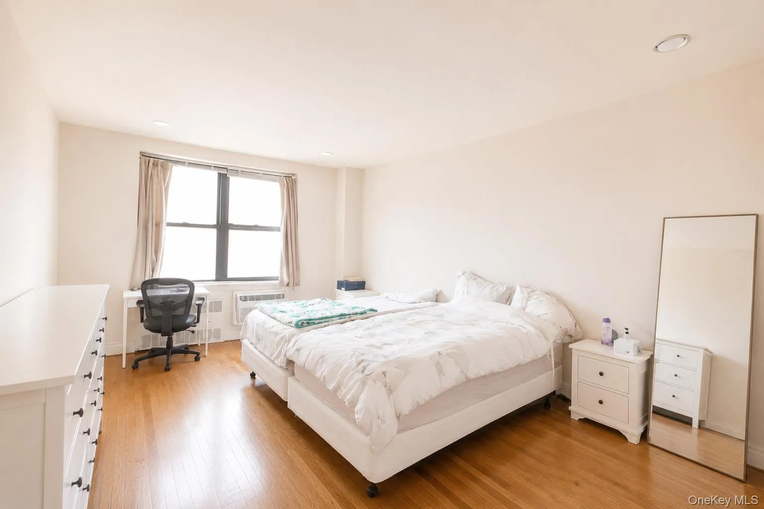 333 Broadway, Long Beach, NY, 2 Bedrooms Bedrooms, 5 Rooms Rooms,1 BathroomBathrooms,Residential,For Rent,Broadway,0,1023795 333 Broadway, Long Beach, NY, 2 Bedrooms Bedrooms, 5 Rooms Rooms,1 BathroomBathrooms,Residential,For Rent,Broadway,0,1023795