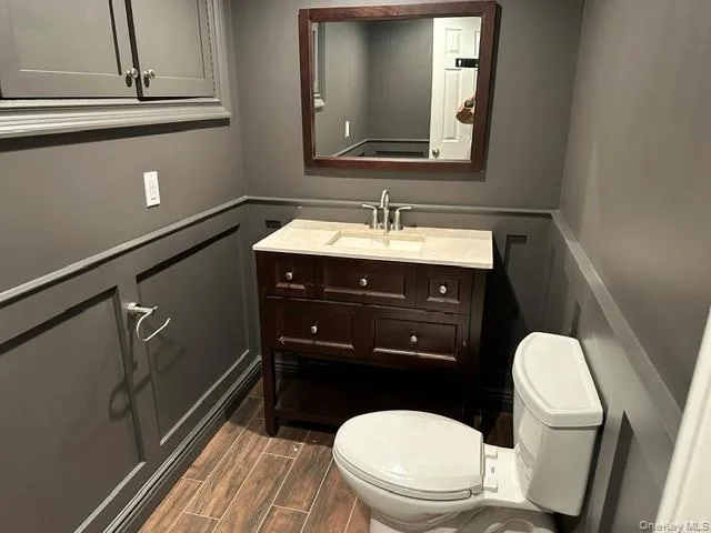 another 1/2 bath completely redone another 1/2 bath completely redone
