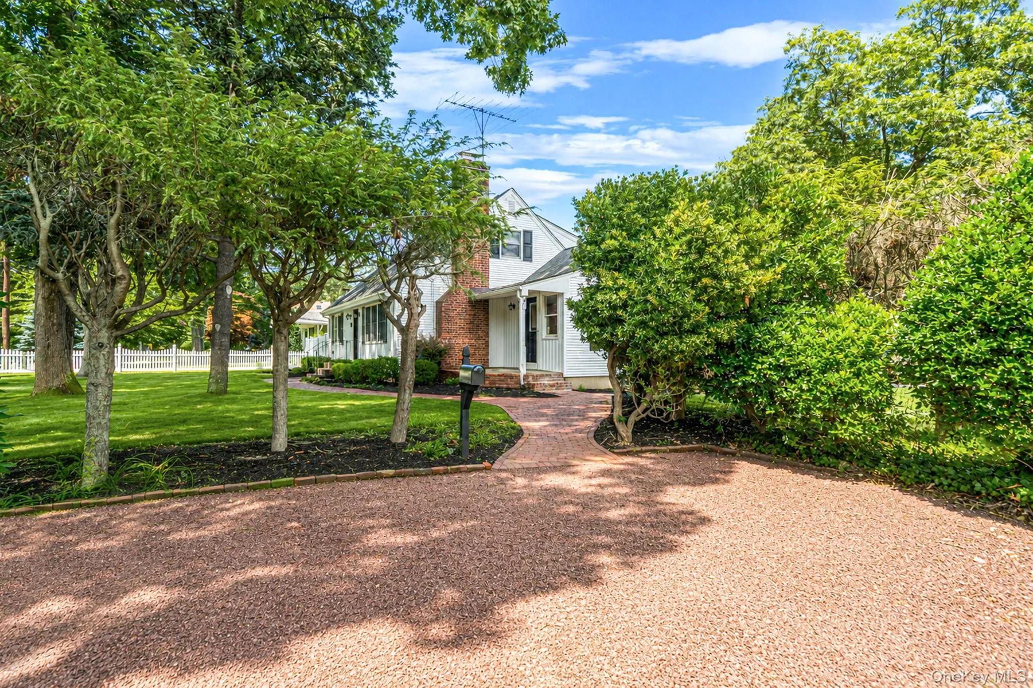 273 Cambon Avenue, Smithtown, NY, 4 Bedrooms Bedrooms, 10 Rooms Rooms,2 BathroomsBathrooms,Residential,For Rent,Cambon,0,1023804 273 Cambon Avenue, Smithtown, NY, 4 Bedrooms Bedrooms, 10 Rooms Rooms,2 BathroomsBathrooms,Residential,For Rent,Cambon,0,1023804
