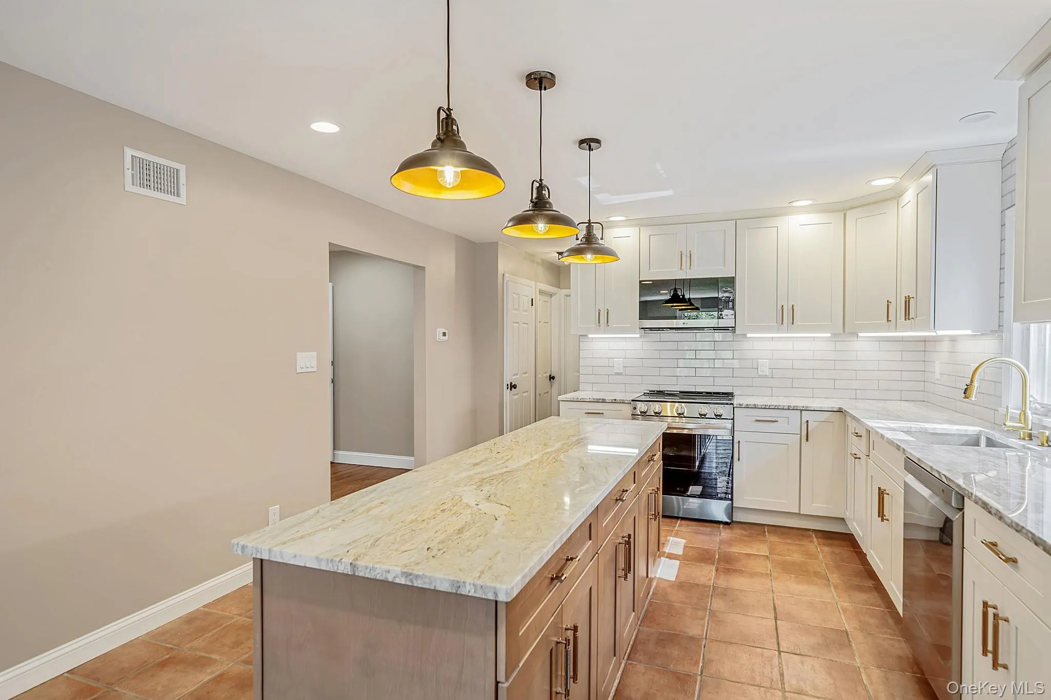 273 Cambon Avenue, Smithtown, NY, 4 Bedrooms Bedrooms, 10 Rooms Rooms,2 BathroomsBathrooms,Residential,For Rent,Cambon,0,1023804 273 Cambon Avenue, Smithtown, NY, 4 Bedrooms Bedrooms, 10 Rooms Rooms,2 BathroomsBathrooms,Residential,For Rent,Cambon,0,1023804