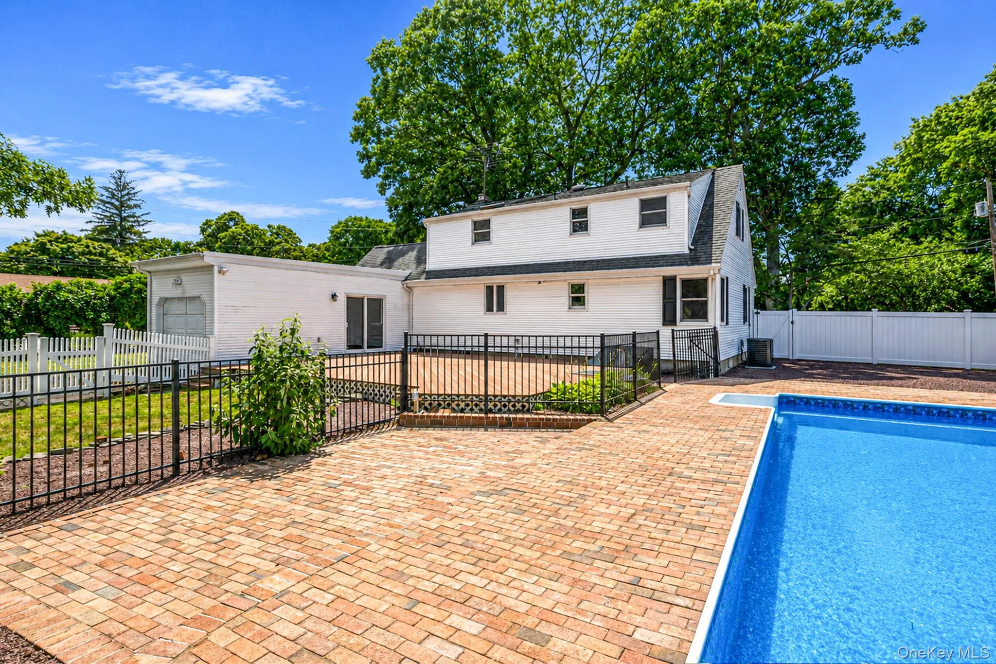273 Cambon Avenue, Smithtown, NY, 4 Bedrooms Bedrooms, 10 Rooms Rooms,2 BathroomsBathrooms,Residential,For Rent,Cambon,0,1023804 273 Cambon Avenue, Smithtown, NY, 4 Bedrooms Bedrooms, 10 Rooms Rooms,2 BathroomsBathrooms,Residential,For Rent,Cambon,0,1023804