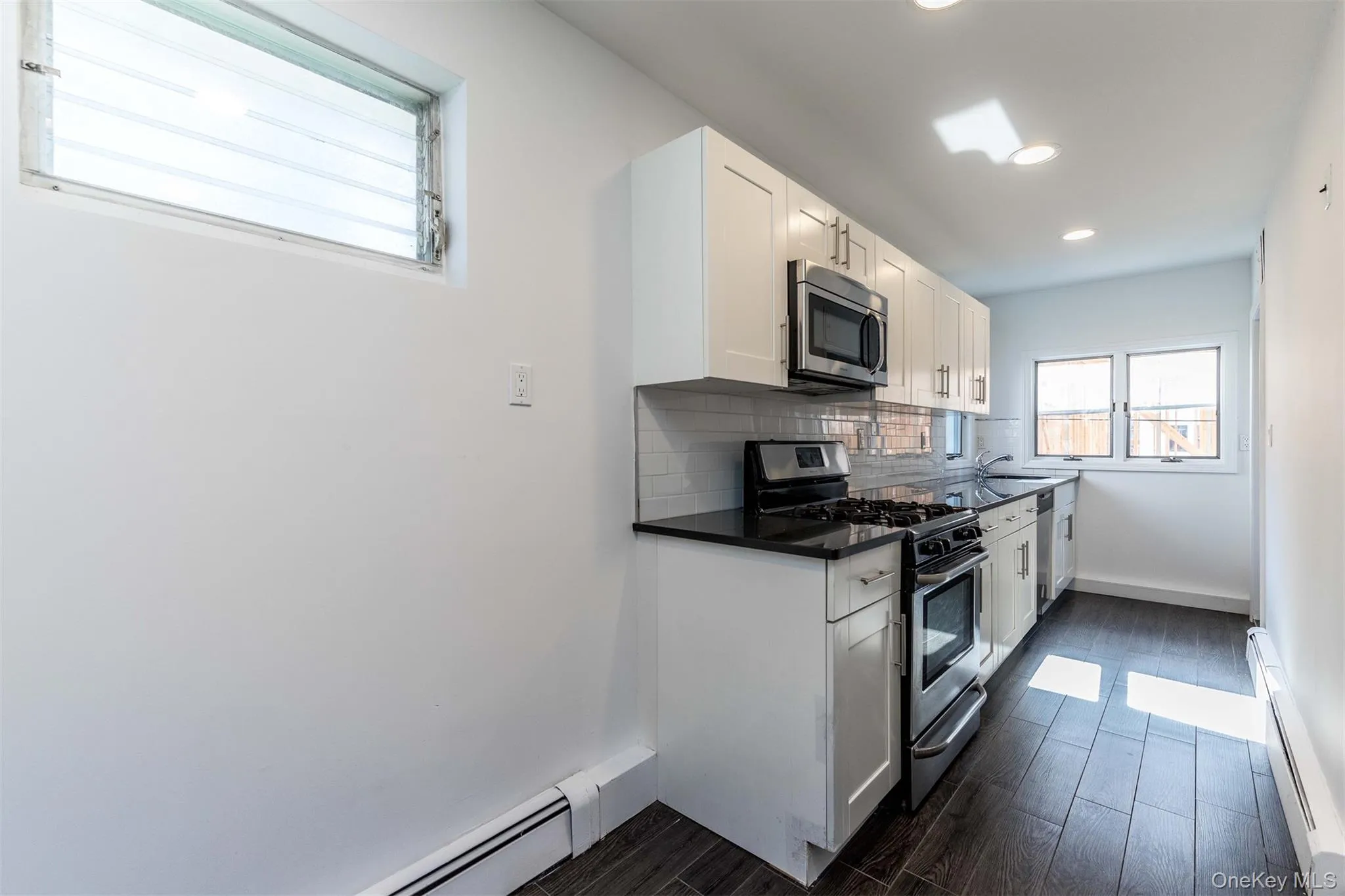 35 Tennesse Avenue, Long Beach, NY, 3 Bedrooms Bedrooms, 6 Rooms Rooms,1 BathroomBathrooms,Residential Lease,For Rent,Tennesse,0,1023808 35 Tennesse Avenue, Long Beach, NY, 3 Bedrooms Bedrooms, 6 Rooms Rooms,1 BathroomBathrooms,Residential Lease,For Rent,Tennesse,0,1023808
