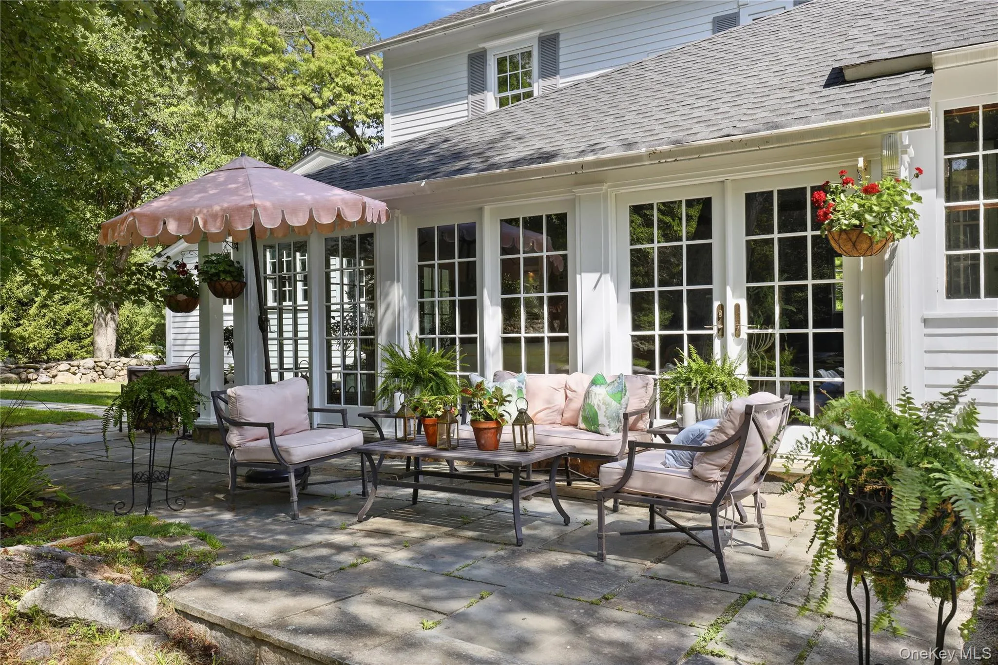 Inviting patio perfect for entertaining Inviting patio perfect for entertaining