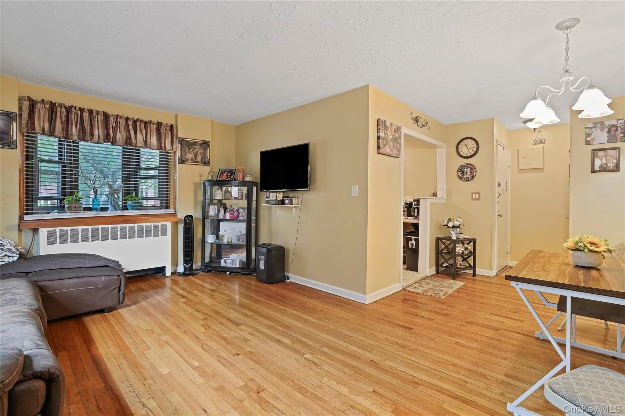 155-45 81st Street, New York, NY, 1 Bedroom Bedrooms, 4 Rooms Rooms,1 BathroomBathrooms,Residential,For Rent,81st,0,1023818 155-45 81st Street, New York, NY, 1 Bedroom Bedrooms, 4 Rooms Rooms,1 BathroomBathrooms,Residential,For Rent,81st,0,1023818
