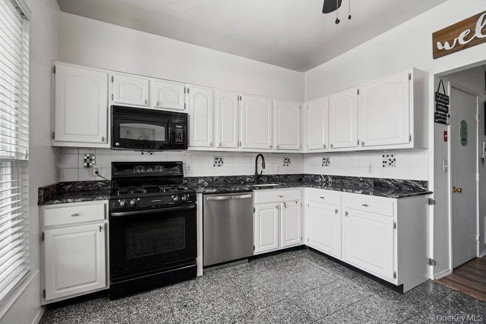 824 Birchwood Park Drive, Brookhaven, NY, 3 Bedrooms Bedrooms, 9 Rooms Rooms,2 BathroomsBathrooms,Residential,For Rent,Birchwood Park,0,1023820 824 Birchwood Park Drive, Brookhaven, NY, 3 Bedrooms Bedrooms, 9 Rooms Rooms,2 BathroomsBathrooms,Residential,For Rent,Birchwood Park,0,1023820
