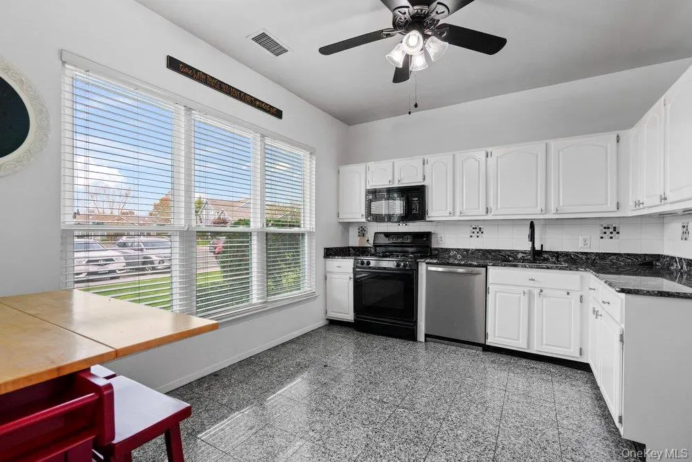 824 Birchwood Park Drive, Brookhaven, NY, 3 Bedrooms Bedrooms, 9 Rooms Rooms,2 BathroomsBathrooms,Residential,For Rent,Birchwood Park,0,1023820 824 Birchwood Park Drive, Brookhaven, NY, 3 Bedrooms Bedrooms, 9 Rooms Rooms,2 BathroomsBathrooms,Residential,For Rent,Birchwood Park,0,1023820