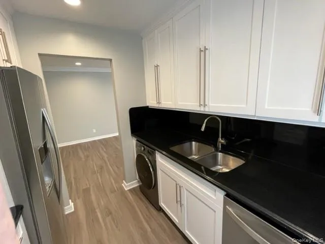 91 South Clinton Avenue, Islip, NY, 2 Bedrooms Bedrooms, 5 Rooms Rooms,2 BathroomsBathrooms,Residential Lease,For Rent,South Clinton,0,1023827 91 South Clinton Avenue, Islip, NY, 2 Bedrooms Bedrooms, 5 Rooms Rooms,2 BathroomsBathrooms,Residential Lease,For Rent,South Clinton,0,1023827