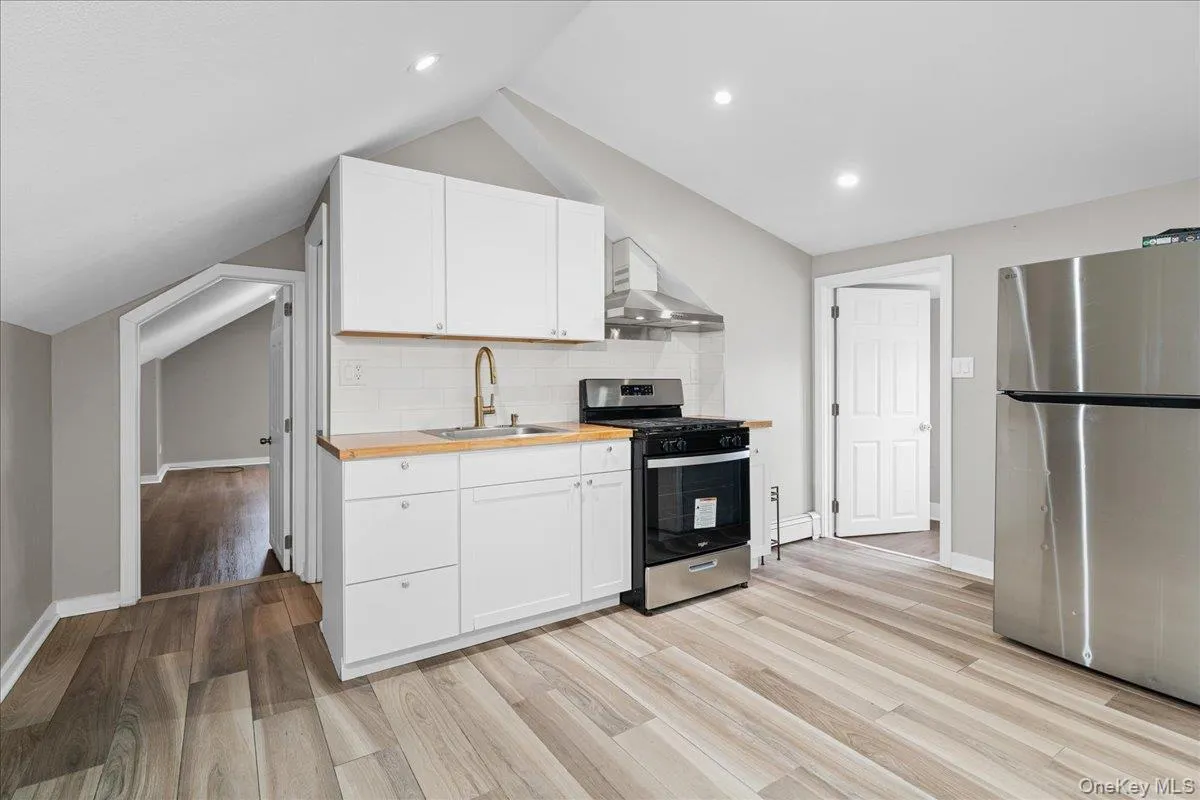 453 Route 17M, Middletown, NY, 2 Bedrooms Bedrooms, 4 Rooms Rooms,1 BathroomBathrooms,Residential Lease,For Rent,Route 17M,0,1023831 453 Route 17M, Middletown, NY, 2 Bedrooms Bedrooms, 4 Rooms Rooms,1 BathroomBathrooms,Residential Lease,For Rent,Route 17M,0,1023831