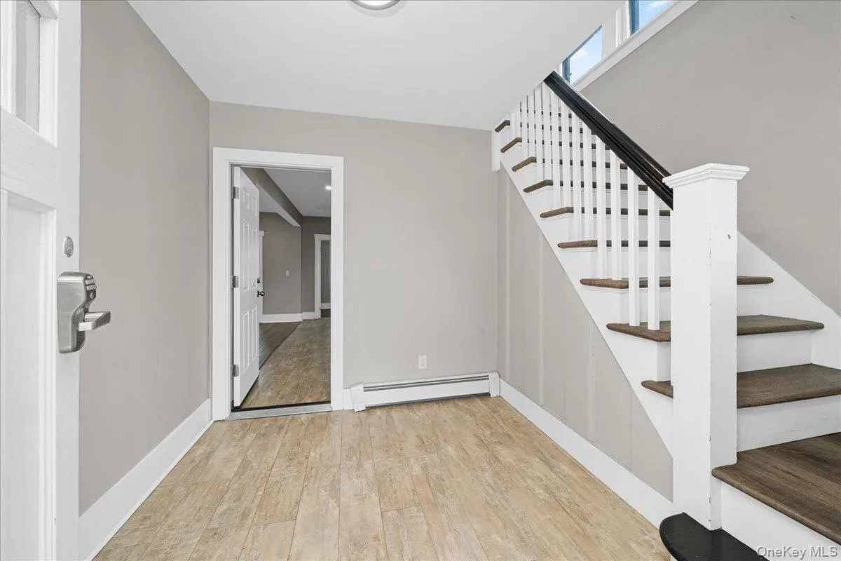 453 Route 17M, Middletown, NY, 2 Bedrooms Bedrooms, 4 Rooms Rooms,1 BathroomBathrooms,Residential Lease,For Rent,Route 17M,0,1023831 453 Route 17M, Middletown, NY, 2 Bedrooms Bedrooms, 4 Rooms Rooms,1 BathroomBathrooms,Residential Lease,For Rent,Route 17M,0,1023831