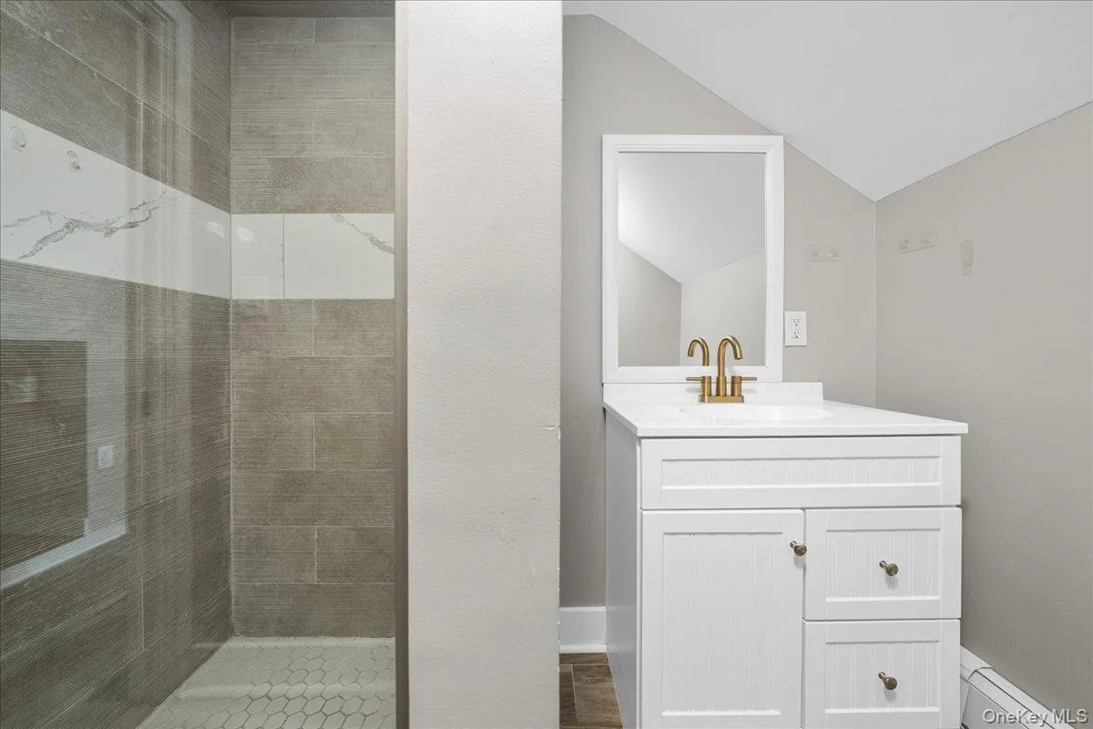 453 Route 17M, Middletown, NY, 2 Bedrooms Bedrooms, 4 Rooms Rooms,1 BathroomBathrooms,Residential Lease,For Rent,Route 17M,0,1023831 453 Route 17M, Middletown, NY, 2 Bedrooms Bedrooms, 4 Rooms Rooms,1 BathroomBathrooms,Residential Lease,For Rent,Route 17M,0,1023831