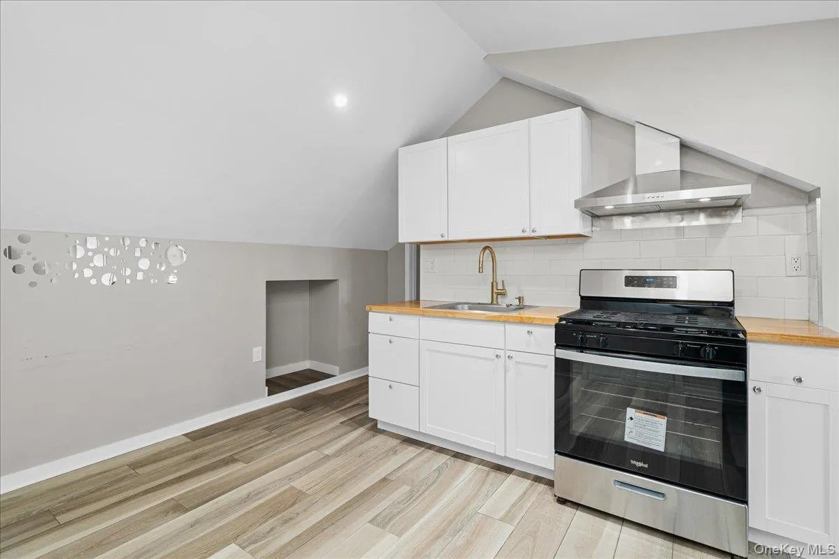 453 Route 17M, Middletown, NY, 2 Bedrooms Bedrooms, 4 Rooms Rooms,1 BathroomBathrooms,Residential Lease,For Rent,Route 17M,0,1023831 453 Route 17M, Middletown, NY, 2 Bedrooms Bedrooms, 4 Rooms Rooms,1 BathroomBathrooms,Residential Lease,For Rent,Route 17M,0,1023831