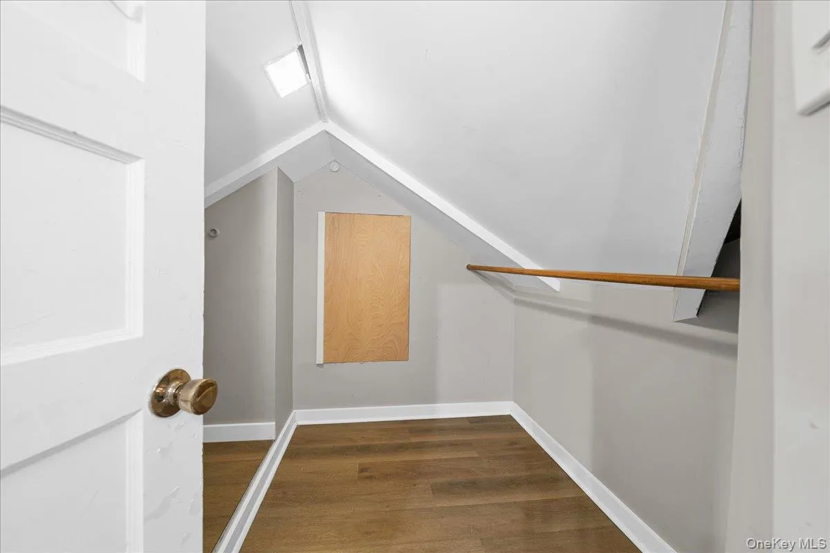 Walk-In closet Bedroom 1 Walk-In closet Bedroom 1