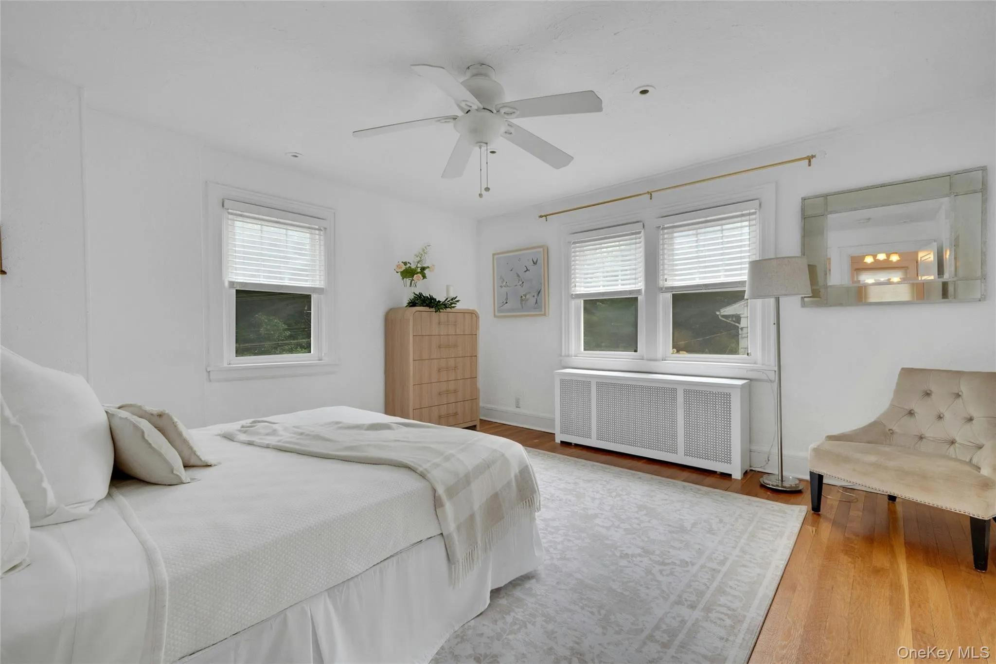 Generously sized and sunfilled primar bedroom. Generously sized and sunfilled primar bedroom.