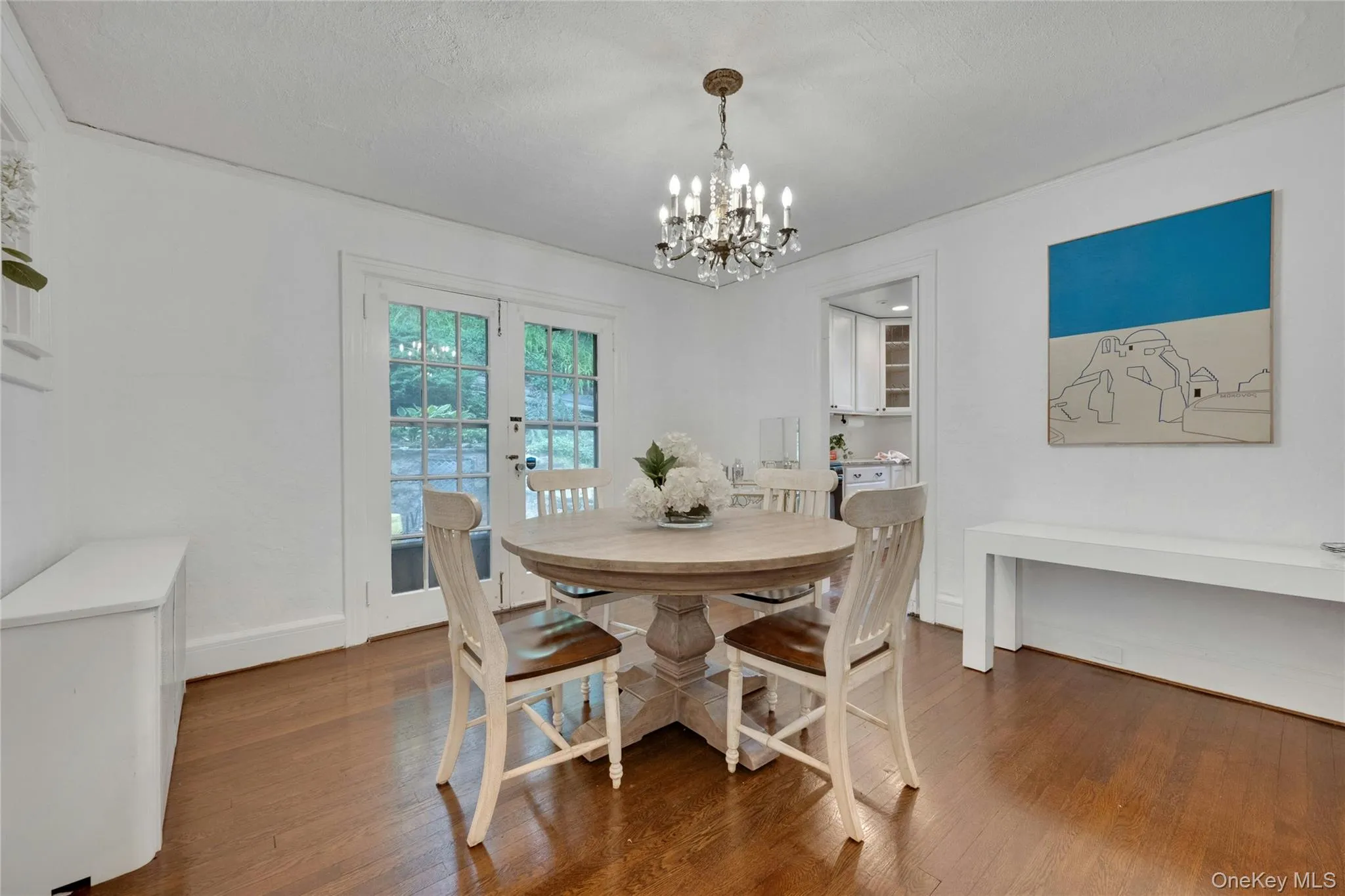 Dining room with French doors to the back yard patio with easy access to outdoor entertaining space. Dining room with French doors to the back yard patio with easy access to outdoor entertaining space.