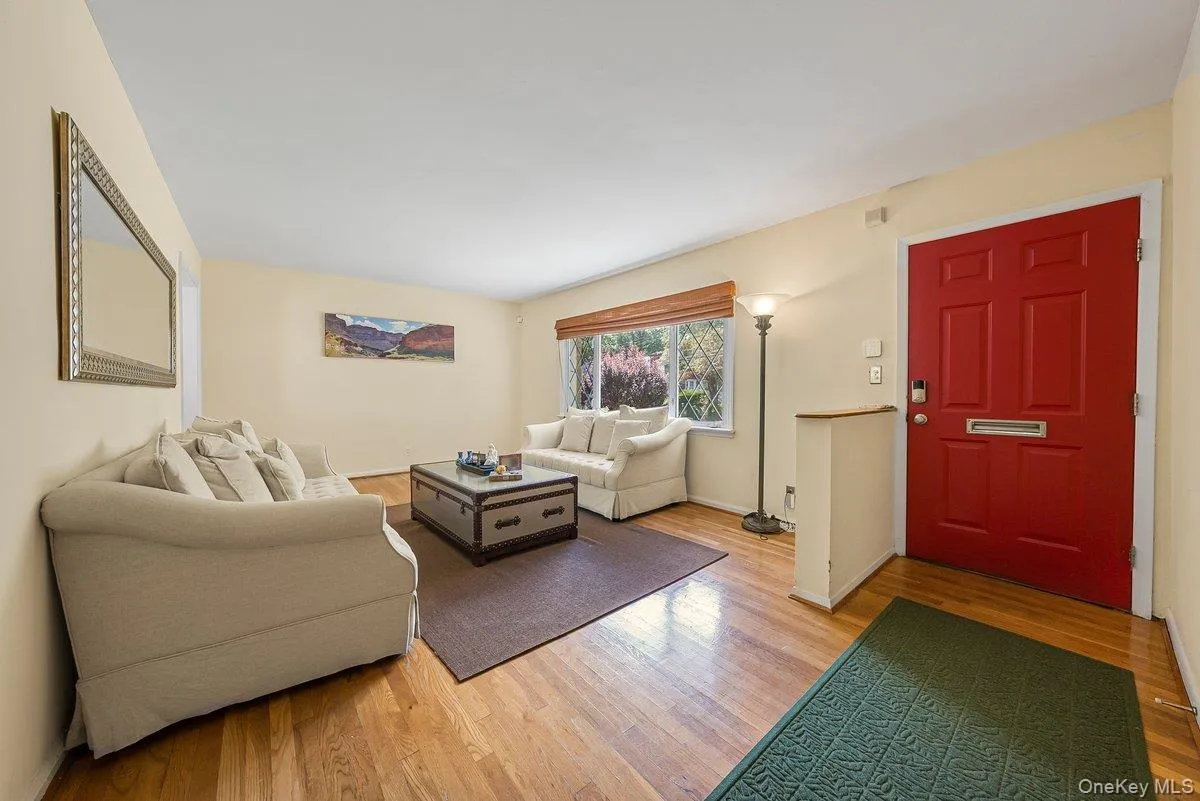 104 Lefferts Road, Yonkers, NY, 4 Bedrooms Bedrooms, 8 Rooms Rooms,1 BathroomBathrooms,Residential,For Rent,Lefferts,0,1023836 104 Lefferts Road, Yonkers, NY, 4 Bedrooms Bedrooms, 8 Rooms Rooms,1 BathroomBathrooms,Residential,For Rent,Lefferts,0,1023836