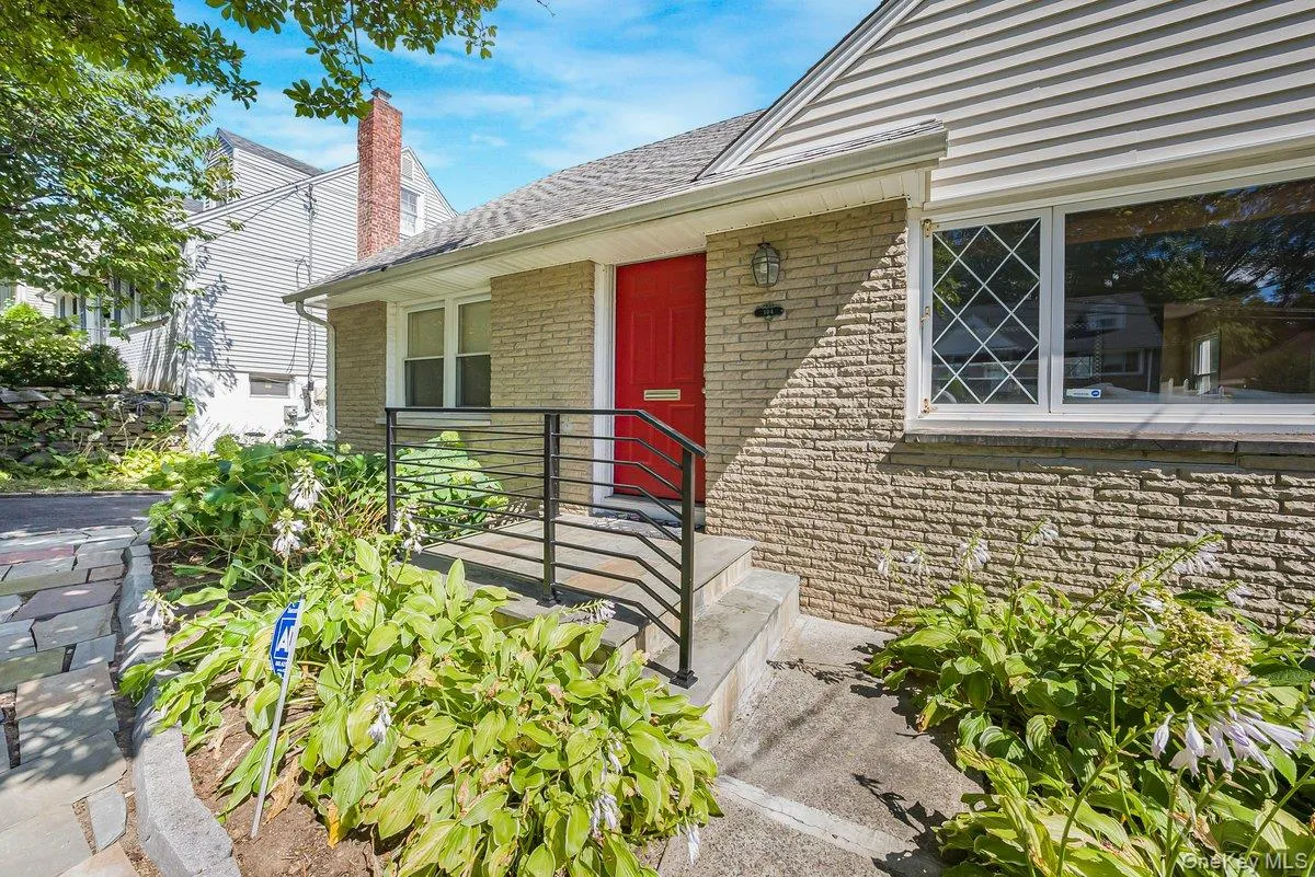 104 Lefferts Road, Yonkers, NY, 4 Bedrooms Bedrooms, 8 Rooms Rooms,1 BathroomBathrooms,Residential,For Rent,Lefferts,0,1023836 104 Lefferts Road, Yonkers, NY, 4 Bedrooms Bedrooms, 8 Rooms Rooms,1 BathroomBathrooms,Residential,For Rent,Lefferts,0,1023836