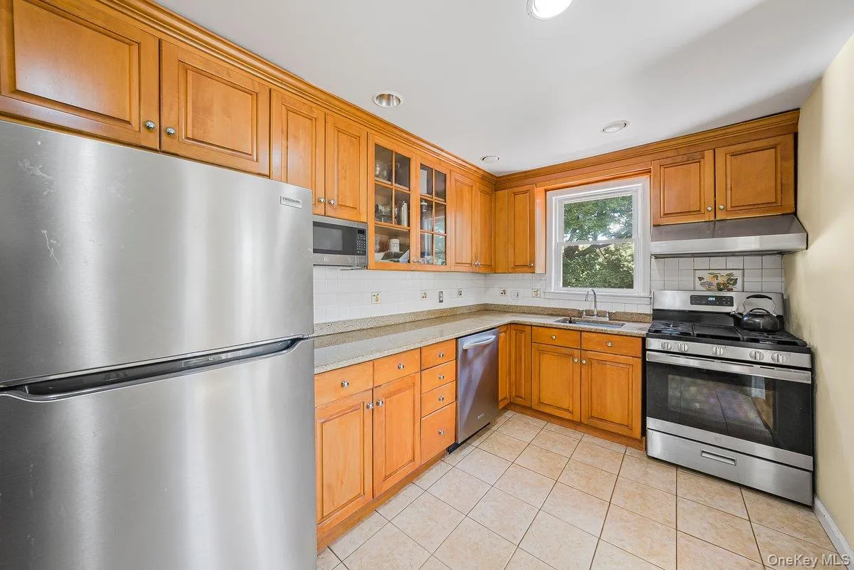 104 Lefferts Road, Yonkers, NY, 4 Bedrooms Bedrooms, 8 Rooms Rooms,1 BathroomBathrooms,Residential,For Rent,Lefferts,0,1023836 104 Lefferts Road, Yonkers, NY, 4 Bedrooms Bedrooms, 8 Rooms Rooms,1 BathroomBathrooms,Residential,For Rent,Lefferts,0,1023836