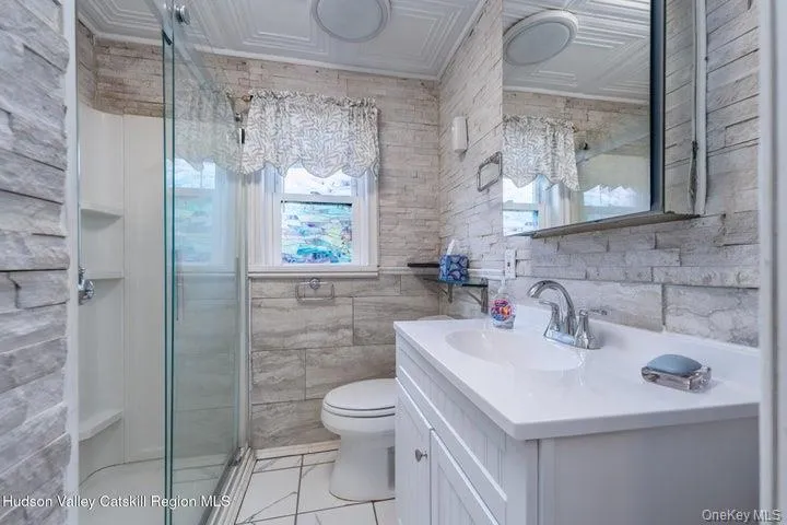 583 Savoy Street, Ulster, NY, 3 Bedrooms Bedrooms, 6 Rooms Rooms,1 BathroomBathrooms,Residential,For Rent,Savoy,0,1023848 583 Savoy Street, Ulster, NY, 3 Bedrooms Bedrooms, 6 Rooms Rooms,1 BathroomBathrooms,Residential,For Rent,Savoy,0,1023848