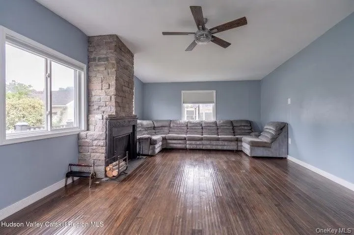 583 Savoy Street, Ulster, NY, 3 Bedrooms Bedrooms, 6 Rooms Rooms,1 BathroomBathrooms,Residential,For Rent,Savoy,0,1023848 583 Savoy Street, Ulster, NY, 3 Bedrooms Bedrooms, 6 Rooms Rooms,1 BathroomBathrooms,Residential,For Rent,Savoy,0,1023848