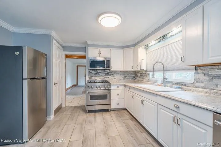 583 Savoy Street, Ulster, NY, 3 Bedrooms Bedrooms, 6 Rooms Rooms,1 BathroomBathrooms,Residential,For Rent,Savoy,0,1023848 583 Savoy Street, Ulster, NY, 3 Bedrooms Bedrooms, 6 Rooms Rooms,1 BathroomBathrooms,Residential,For Rent,Savoy,0,1023848