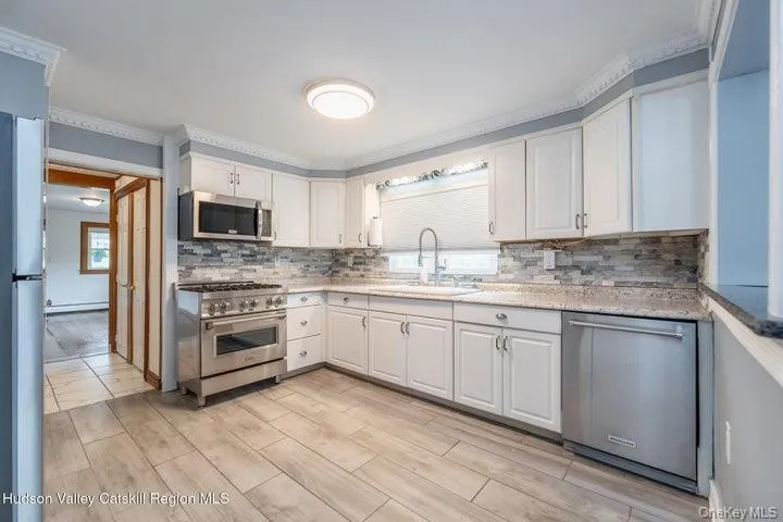 583 Savoy Street, Ulster, NY, 3 Bedrooms Bedrooms, 6 Rooms Rooms,1 BathroomBathrooms,Residential,For Rent,Savoy,0,1023848 583 Savoy Street, Ulster, NY, 3 Bedrooms Bedrooms, 6 Rooms Rooms,1 BathroomBathrooms,Residential,For Rent,Savoy,0,1023848
