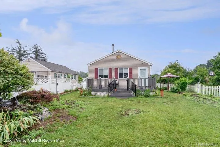 583 Savoy Street, Ulster, NY, 3 Bedrooms Bedrooms, 6 Rooms Rooms,1 BathroomBathrooms,Residential,For Rent,Savoy,0,1023848 583 Savoy Street, Ulster, NY, 3 Bedrooms Bedrooms, 6 Rooms Rooms,1 BathroomBathrooms,Residential,For Rent,Savoy,0,1023848