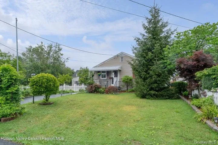 583 Savoy Street, Ulster, NY, 3 Bedrooms Bedrooms, 6 Rooms Rooms,1 BathroomBathrooms,Residential,For Rent,Savoy,0,1023848 583 Savoy Street, Ulster, NY, 3 Bedrooms Bedrooms, 6 Rooms Rooms,1 BathroomBathrooms,Residential,For Rent,Savoy,0,1023848