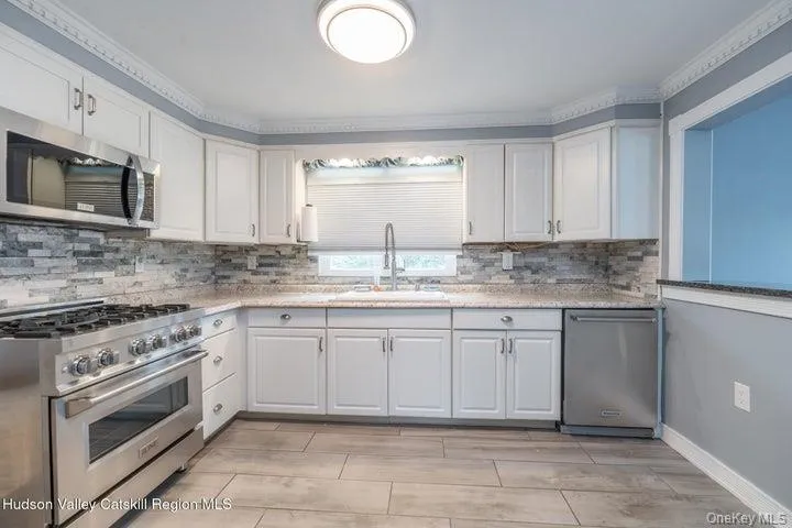 583 Savoy Street, Ulster, NY, 3 Bedrooms Bedrooms, 6 Rooms Rooms,1 BathroomBathrooms,Residential,For Rent,Savoy,0,1023848 583 Savoy Street, Ulster, NY, 3 Bedrooms Bedrooms, 6 Rooms Rooms,1 BathroomBathrooms,Residential,For Rent,Savoy,0,1023848
