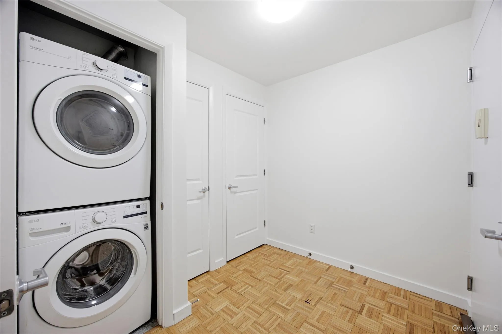 118 Schenectady Avenue, New York, NY, 2 Bedrooms Bedrooms, 4 Rooms Rooms,1 BathroomBathrooms,Residential,For Rent,Schenectady,0,1023855 118 Schenectady Avenue, New York, NY, 2 Bedrooms Bedrooms, 4 Rooms Rooms,1 BathroomBathrooms,Residential,For Rent,Schenectady,0,1023855