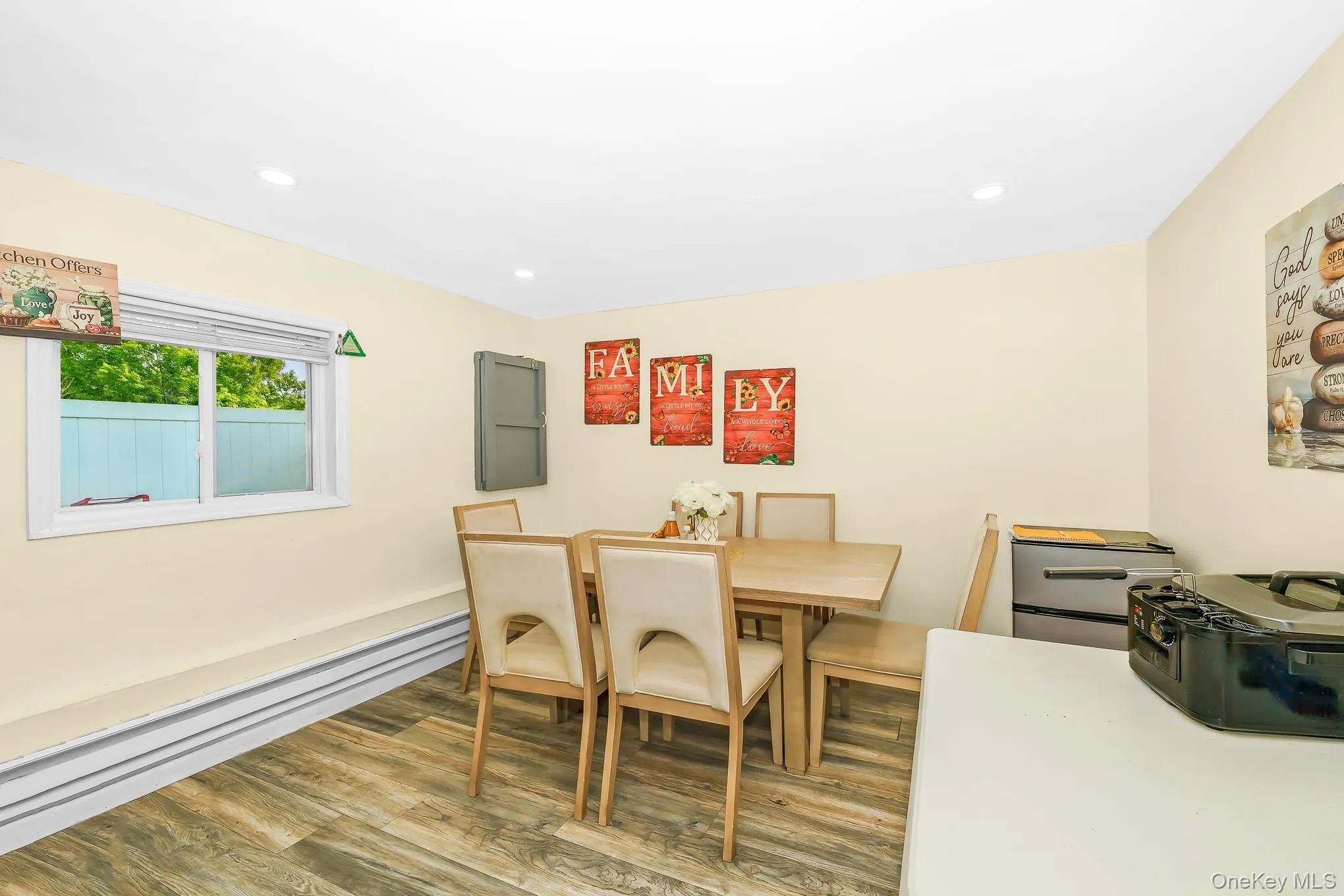 9 Hamlin Avenue, Babylon, NY, 5 Bedrooms Bedrooms, 11 Rooms Rooms,2 BathroomsBathrooms,Residential,For Rent,Hamlin,0,1023868 9 Hamlin Avenue, Babylon, NY, 5 Bedrooms Bedrooms, 11 Rooms Rooms,2 BathroomsBathrooms,Residential,For Rent,Hamlin,0,1023868