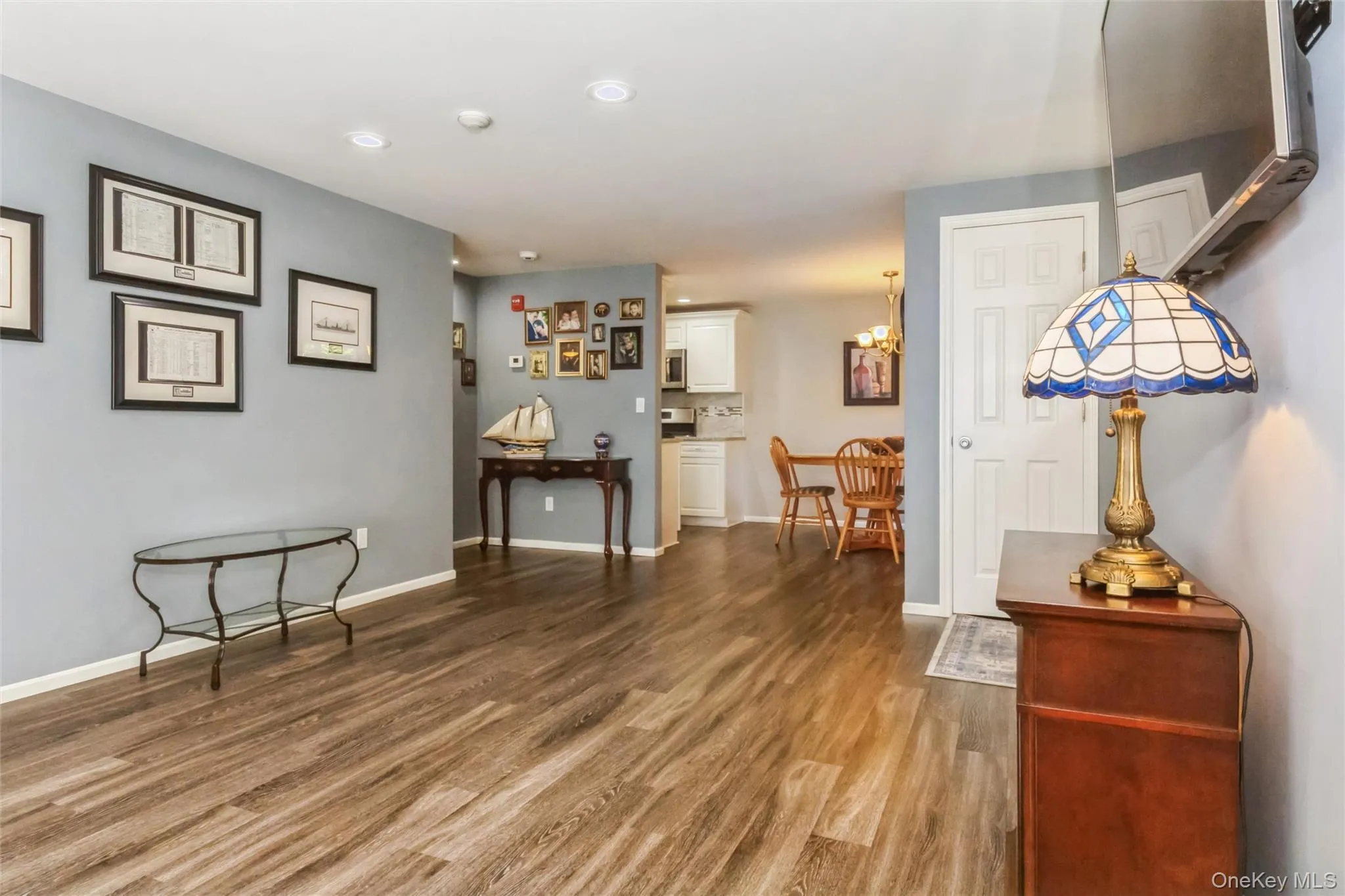 383 Birchwood Road, Brookhaven, NY, 1 Bedroom Bedrooms, 4 Rooms Rooms,1 BathroomBathrooms,Residential,For Rent,Birchwood,0,1023893 383 Birchwood Road, Brookhaven, NY, 1 Bedroom Bedrooms, 4 Rooms Rooms,1 BathroomBathrooms,Residential,For Rent,Birchwood,0,1023893