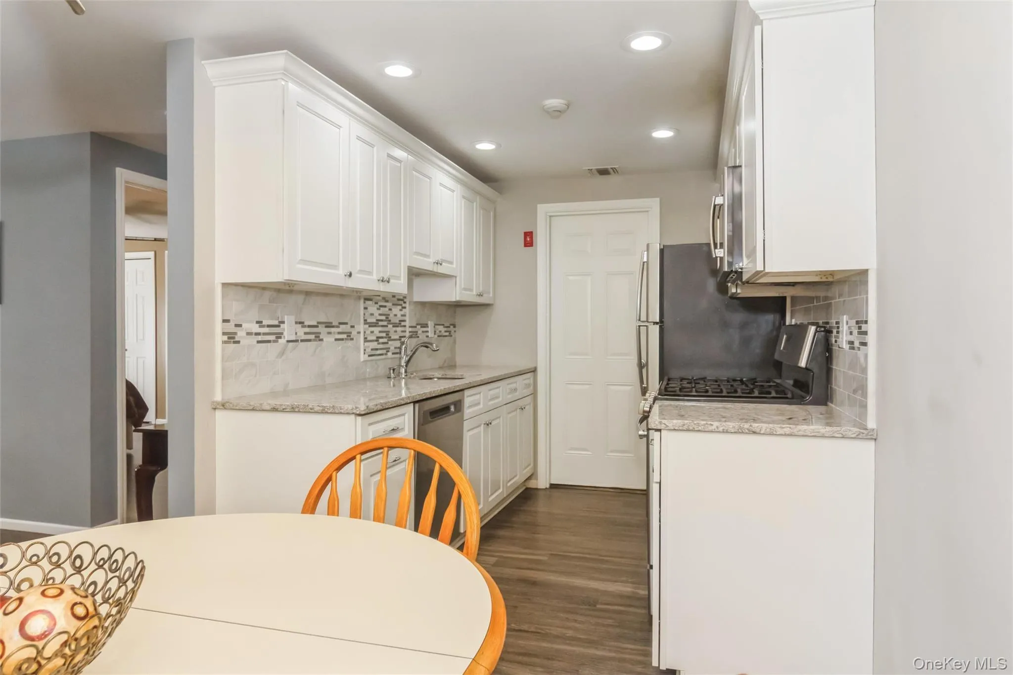383 Birchwood Road, Brookhaven, NY, 1 Bedroom Bedrooms, 4 Rooms Rooms,1 BathroomBathrooms,Residential,For Rent,Birchwood,0,1023893 383 Birchwood Road, Brookhaven, NY, 1 Bedroom Bedrooms, 4 Rooms Rooms,1 BathroomBathrooms,Residential,For Rent,Birchwood,0,1023893