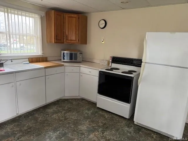 128 Maywood Drive, Brookhaven, NY, 3 Bedrooms Bedrooms, 6 Rooms Rooms,1 BathroomBathrooms,Residential,For Rent,Maywood,0,1023898 128 Maywood Drive, Brookhaven, NY, 3 Bedrooms Bedrooms, 6 Rooms Rooms,1 BathroomBathrooms,Residential,For Rent,Maywood,0,1023898