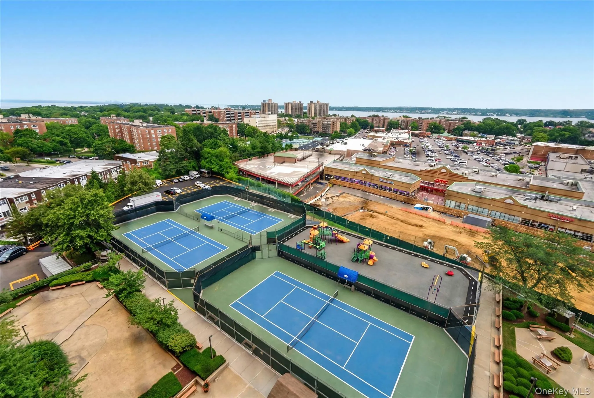 2 Bay Club Drive, New York, NY, 2 Bedrooms Bedrooms, 5 Rooms Rooms,2 BathroomsBathrooms,Residential,For Rent,Bay Club,0,1023900 2 Bay Club Drive, New York, NY, 2 Bedrooms Bedrooms, 5 Rooms Rooms,2 BathroomsBathrooms,Residential,For Rent,Bay Club,0,1023900