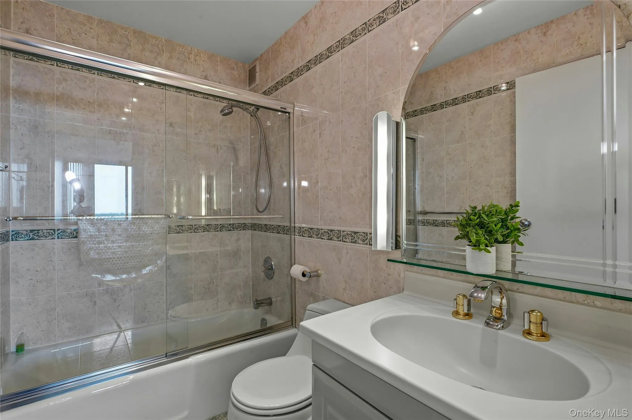2 Bay Club Drive, New York, NY, 2 Bedrooms Bedrooms, 5 Rooms Rooms,2 BathroomsBathrooms,Residential,For Rent,Bay Club,0,1023900 2 Bay Club Drive, New York, NY, 2 Bedrooms Bedrooms, 5 Rooms Rooms,2 BathroomsBathrooms,Residential,For Rent,Bay Club,0,1023900