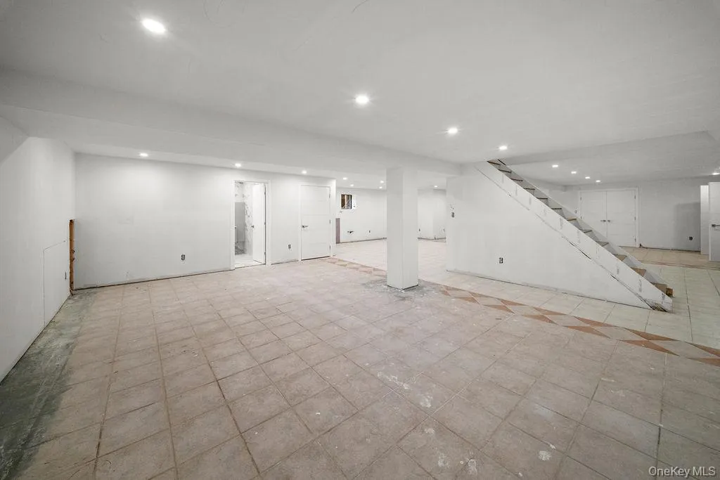 5 Nicolosi Drive, New York, NY, 4 Bedrooms Bedrooms, 11 Rooms Rooms,5 BathroomsBathrooms,Residential,For Rent,Nicolosi,0,1023913 5 Nicolosi Drive, New York, NY, 4 Bedrooms Bedrooms, 11 Rooms Rooms,5 BathroomsBathrooms,Residential,For Rent,Nicolosi,0,1023913
