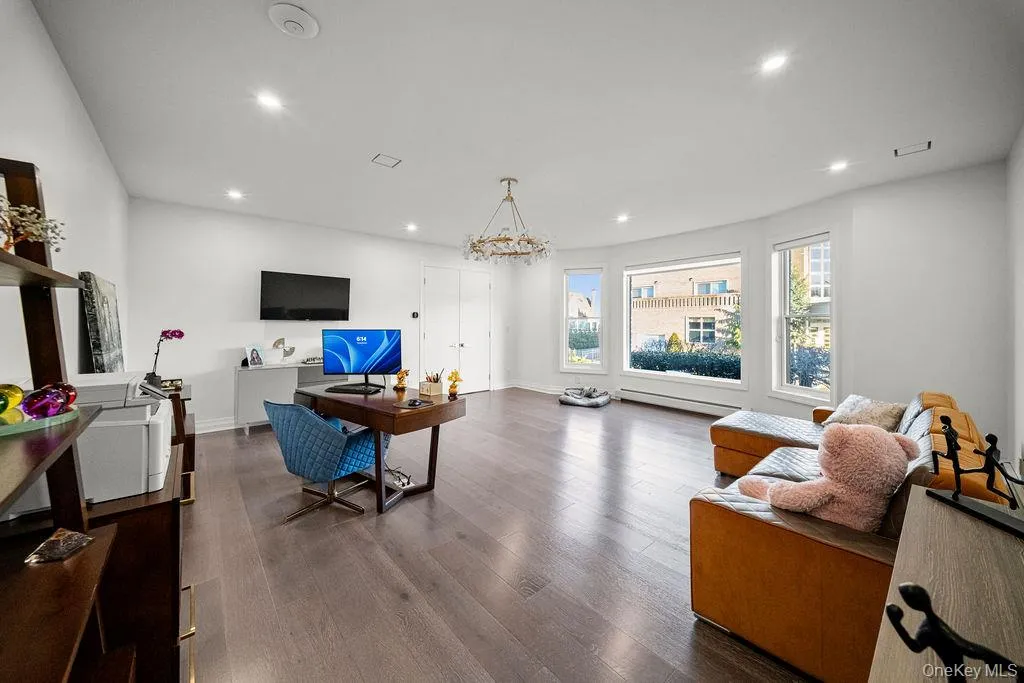 5 Nicolosi Drive, New York, NY, 4 Bedrooms Bedrooms, 11 Rooms Rooms,5 BathroomsBathrooms,Residential,For Rent,Nicolosi,0,1023913 5 Nicolosi Drive, New York, NY, 4 Bedrooms Bedrooms, 11 Rooms Rooms,5 BathroomsBathrooms,Residential,For Rent,Nicolosi,0,1023913
